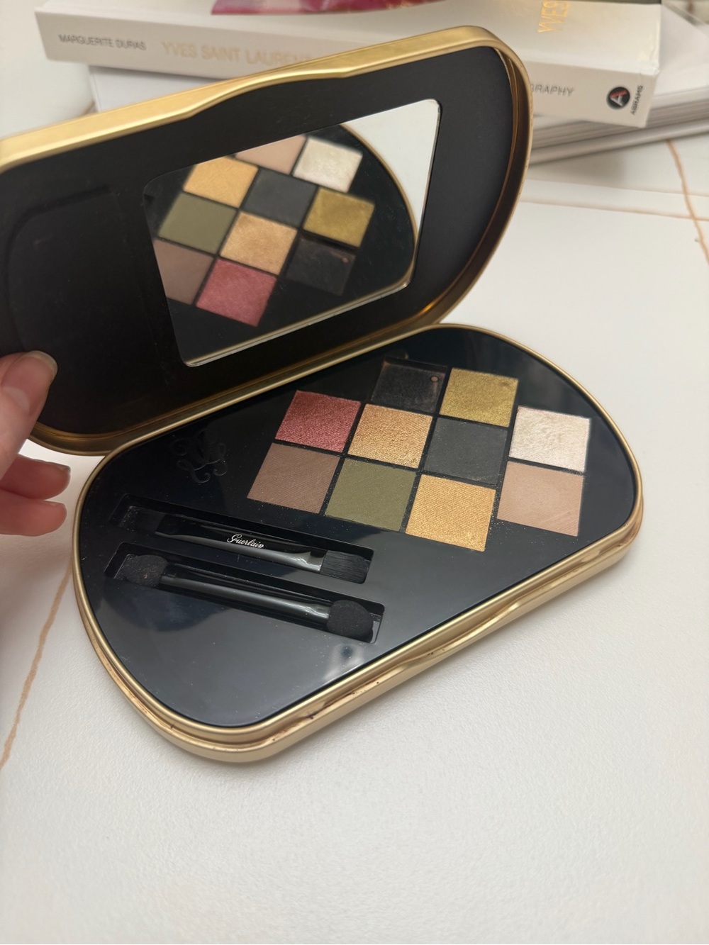 GUERLAIN Eye Palette in Gold, Olive, Pink & Champagne Shades